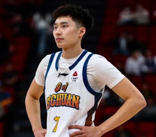 艾維左腿腓,骨骨折手術,成功,OD体育官方,OD体育在线官网,OD体育线上,OD体育APP