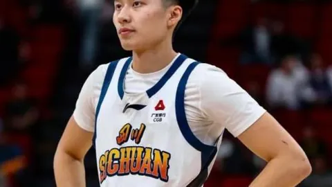 艾維左腿腓骨骨折手術成功，將於四週後接受復健評估